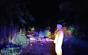 Jalan Raya Payakumbuh-Lintau Tertutup Longsor