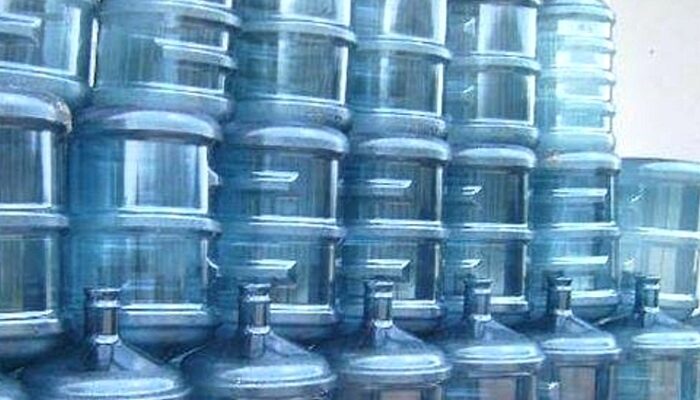 Ternyata Air Minum Jernih Belum Tentu Aman Dikonsumsi, Ini Penjelasannya!