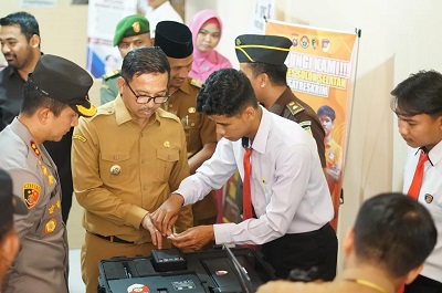 Polres Solok Selatan (Solsel) kembali melakukan terobosan inovatif berbasis IT dengan meluncurkan Gedung Sentra Pelayanan Kepolisian Terpadu