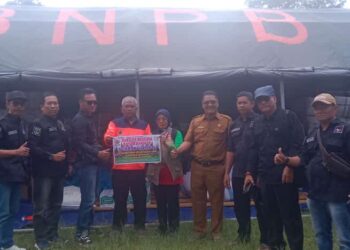 IKM Banyuasin Bantu Korban Banjir Bandang