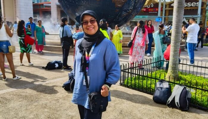 32 Tahun Jadi Tour Guide,  Emmy Said Sudah Dampingi Wisatawan dari Padang Hingga ke Eropa