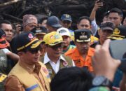 Jusuf Kalla dan Kepala BNPB Sambangi Korban Banjir di Agam