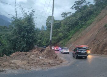 Pembersihan Material Longsor Jalur Malalak Tuntas, Lalu Lintas Kembali Normal