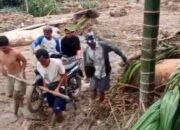 Warga Nagari Sungai Manau KPGD Terisolasi Akibat Banjir