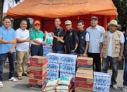 H. Almaisyar Dt. Bangso Dirajo Serahkan Bantuan untuk Korban Banjir Lahar Dingin Marapi melalui Posko Balai Wartawan Luak Limo Puluah Peduli