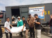 Wartawan Payakumbuh Bagikan Satu Truk Bantuan untuk Korban Bencana Galodo