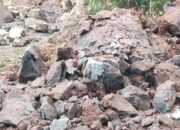 Dua Batu Besar yang Menghambat Aliran Air di Sungai Pua Berhasil Diledakkan