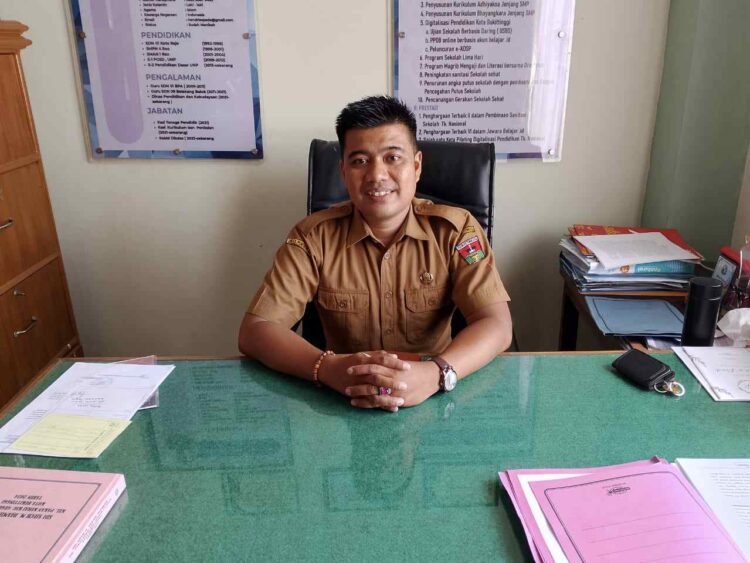 Kepala Bidang Pembinaan Pendidikan Dasar Disdikbud Kota Bukittinggi Hendri.