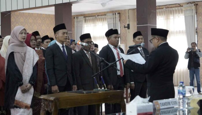 KPU Solsel Resmi Lantik 35 PPK Pilkada 2024