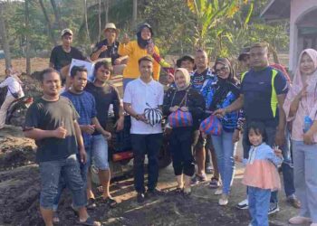Perumahan CAP Sawahlunto Berdonasi untuk Korban Lahar Dingin Tanah Datar
