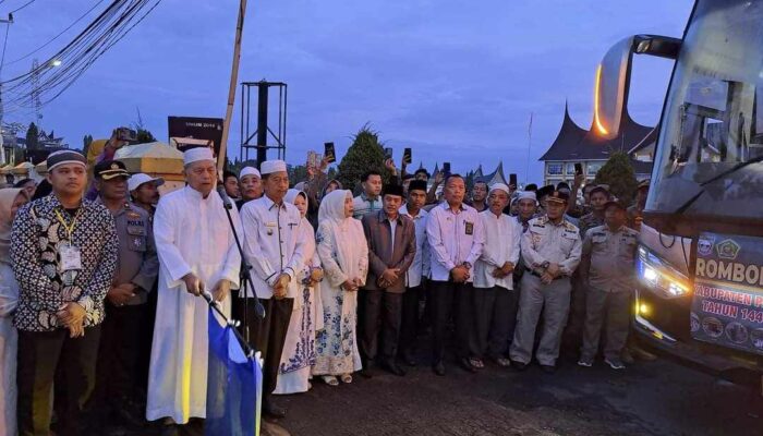 331 Jemaah Calon Haji Kloter 8 Asal Pasbar Diberangkatkan