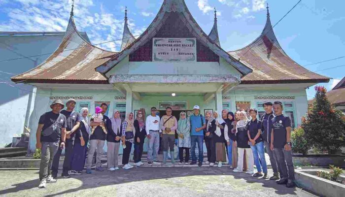 Solidaritas Ranah Rantau, Magek Saondoh Salurkan Bantuan Bagi Korban Banjir