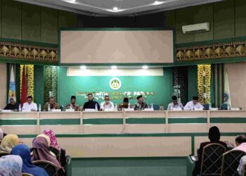 FIP UNP Bedah Buku 70 Tahun Prof. Dr. H. Sufyarma Marsidin, M.Pd, Ajarkan Pentingnya Berorganisasi