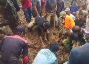 Tertimbun Longsor Sejak Jumat Malam, Jasad Anak 15 Tahun Ditemukan