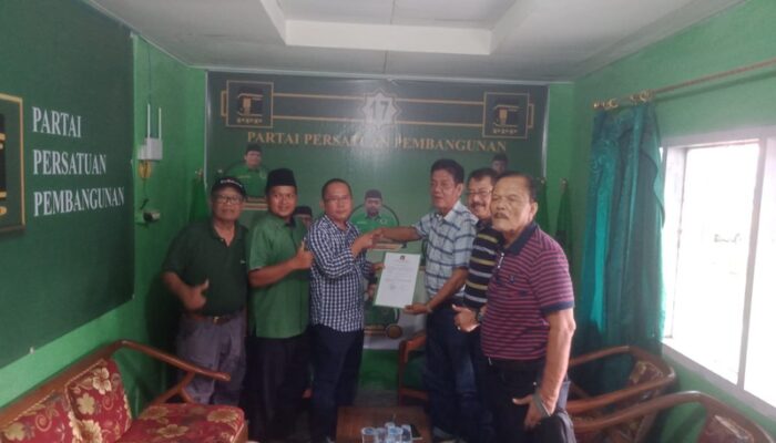 Seharian, Pengusaha Gas Elpiji dan SPBU Edwar Nazar Sago Borong Mendaftar di Empat Partai