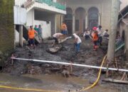 Satgas Penanggulangan Bencana Kabupaten Agam Bersihkan Fasum