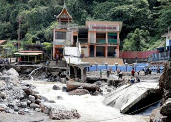 BNPB menyiapkan opsi untuk merelokasi rumah yang rusak akibat galodo atau banjir bandang  di Kabupaten Agam dan Tanah Datar