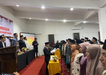 Bawaslu Padang Pariaman melantik 51 Panitia Pengawas Kecamatan (Panwascam) untuk pelaksanaan Pilkada Sumbar 2024.
