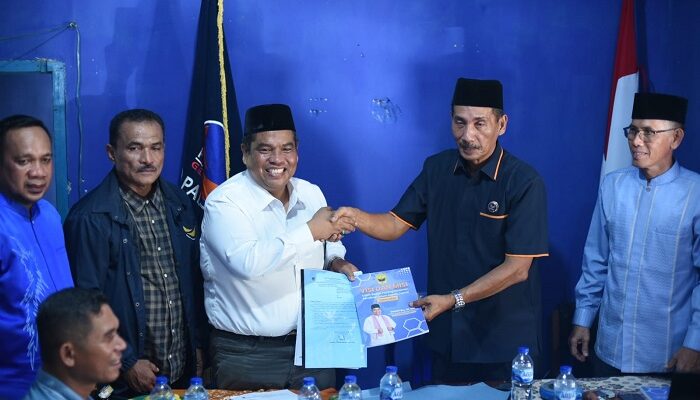 Pilkada Padang Pariaman, Suhatri Bur Daftar di Tiga Parpol