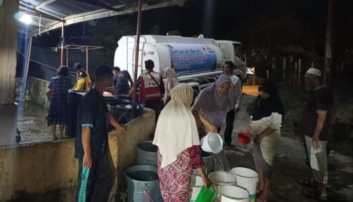 Tim TDB PMI Telah Salurkan 265 Ribu Liter Air Bersih