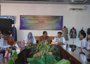 YBM PLN Goes To School, 7 Siswa Berprestasi di SMK N 6 Kota Padang Terima Beasiswa