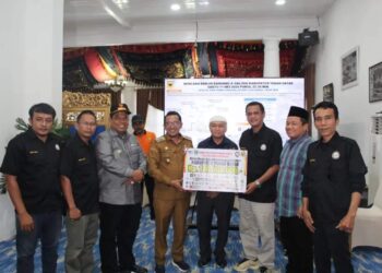 Perantau Minang Bersatu Padang Pariaman Serahkan Bantuan Korban Bencana di Agam dan Tanah Datar