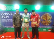 Peduli Lingkungan, Warga Agam Terima Plakat Kalpataru Dari KLHK