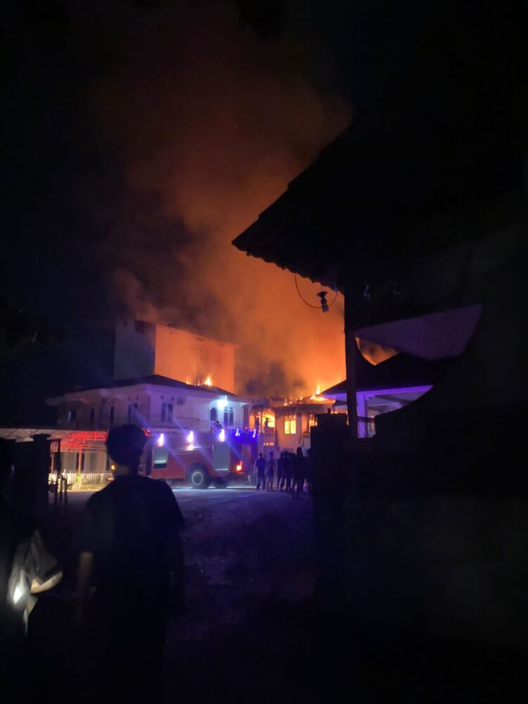 Rumah Mantan Bupati Dharmasraya