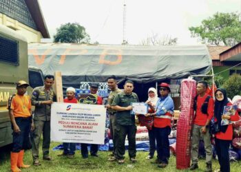 PT. SEML Solok Selatan Salurkan Bantuan kepada 87 KK di Agam dan Tanah Datar