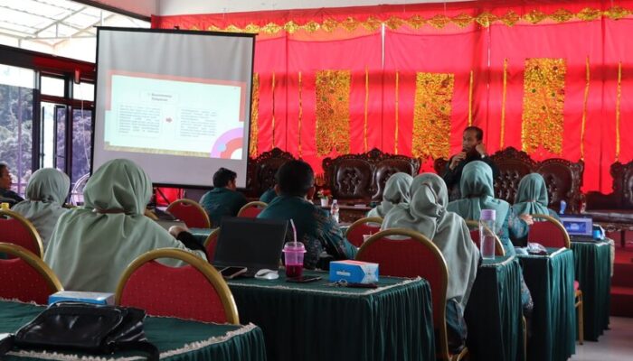 Persiapan Tahun Ajaran Baru 2024, MAN 2 Bukittinggi Gelar Lokakarya