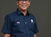 Dirut Semen Padang Raih Penghargaan TOP Leader On CSR Commitment