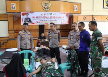 Menyambut HUT Bhayangkara ke-78, Polres Sijunjung menggelar bakti sosial berupa kegiatan donor darah, Rabu (26/6).