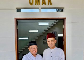 Dalam Sehari, Almaisyar Bertemu UAS dan Gubernur Sumbar