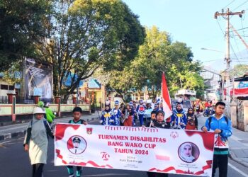 Ratusan Siswa SLB Bukittinggi Ikuti Pawai Turnamen Disabilitas Bang Wako Cup 