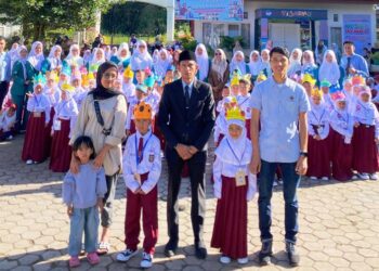 SDN 08 Tarok Dipo Sambut Siswa Baru