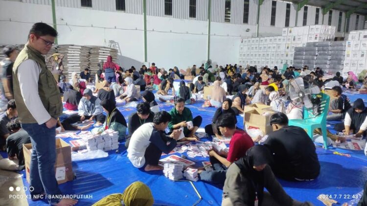 Dinas Kependudukan dan Catatan Sipil Kota Padang mencatat 5.081 pemilih pemula usia 17 tahun di Kota Padang dilaporkan belum memiliki KTP.