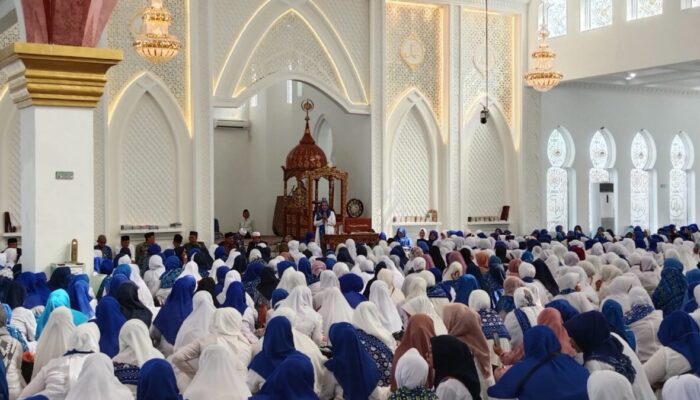 Wisata Dakwah BKMT Sumbar di Masjid Jami Sabihisma Katapiang Membawa Berkah Bagi Pedagang