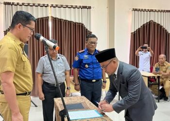 Pemkab Padang Pariaman melantik Yurisman, sebagai Asisten Administrasi Perekonomian dan pembangunan Setdakab