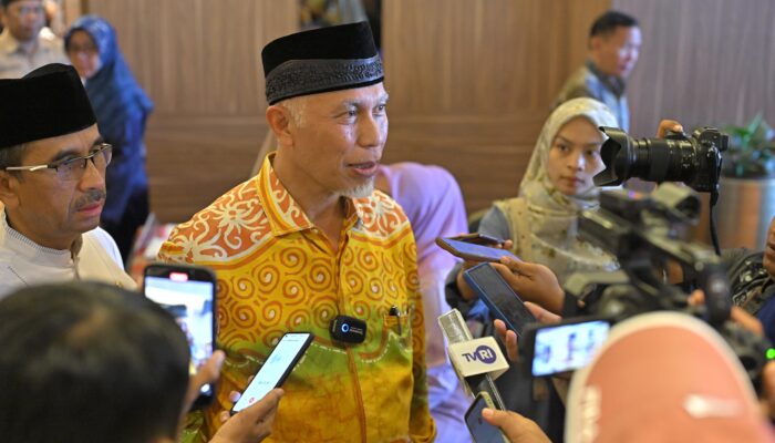 Gigih Bina Teknologi Tepat Guna di Desa, Gubernur Mahyeldi Raih Lencana Abdi Inovasi Desa dari Kemendes PDTT