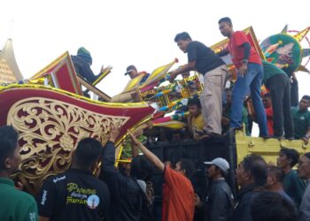 Tabuik Naiak Pangkek Buka Acara Puncak Pesona Budaya Tabuik