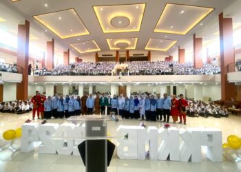 1.360 Maba Kemenkes Poltekkes Padang Ikuti PKKMB