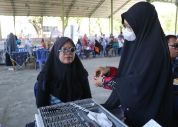Peringatan Hari Bakti ke-77, TNI AU Lanud Sutan Sjahrir Bagikan 1.000 Kacamata