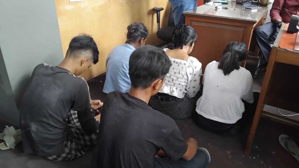 Memasuki bulan ke dua Operasi Pekat, sebanyak 10 kasus dengan puluhan orang terjaring oleh Dinas Satuan Polisi Pamong Praja dan Pemadam Kebakaran (Satpol PP dan Damkar) Kota Pariaman.