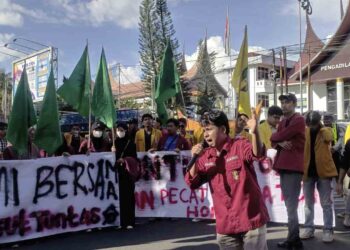 Tuntut Usut Tuntas Kematian Afif Maulana, IMM dan IPM Geruduk Mapolda Sumbar