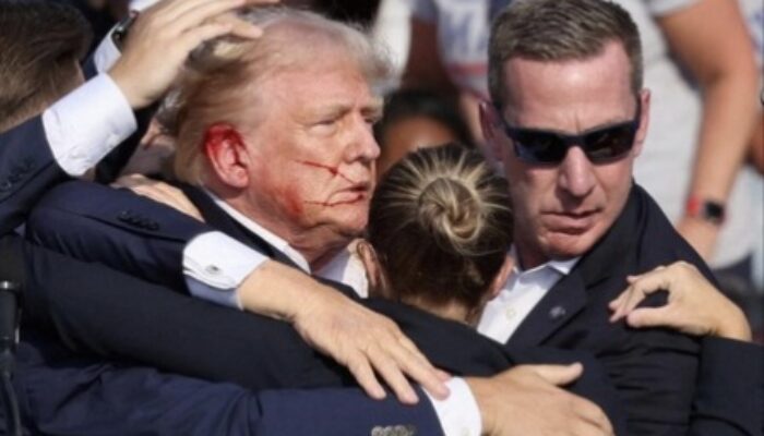 Donald Trump Ditembak Saat Kampanye di Pennyslvania