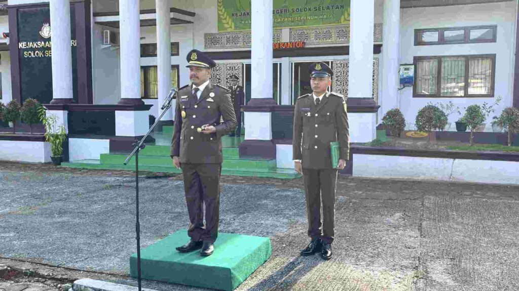 Kajari Solsel, Fitriansyah Akbar Ali pimpin Apel pagi, Senin (22/7/2024)