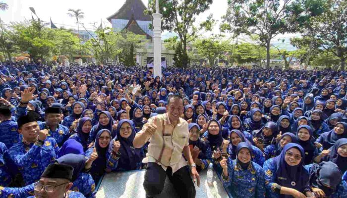 Bupati Rusma Yul Anwar Lantik 2.015 Tenaga Honorer Jadi PPPK