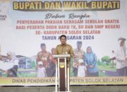 Pemkab Solsel Bagikan 1.812 Setel Seragam Sekolah Gratis untuk 20 TK-SMP di Sungai Pagu