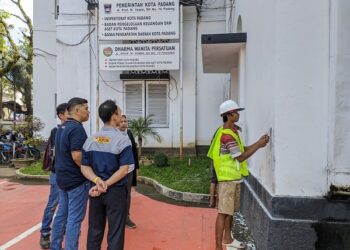 Gedung Balai Kota Padang lama tengah dipoles untuk peremajaan gedung serta untuk merawat nilai-nilai budaya sebagai salah satu cagar budaya.