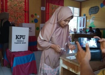 KPU Sumbar mengungkapkan bahwa tingkat partisipasi pemilih pada Pilkada 2024 yang mencapai 57,15 persen dari total 4.103.084